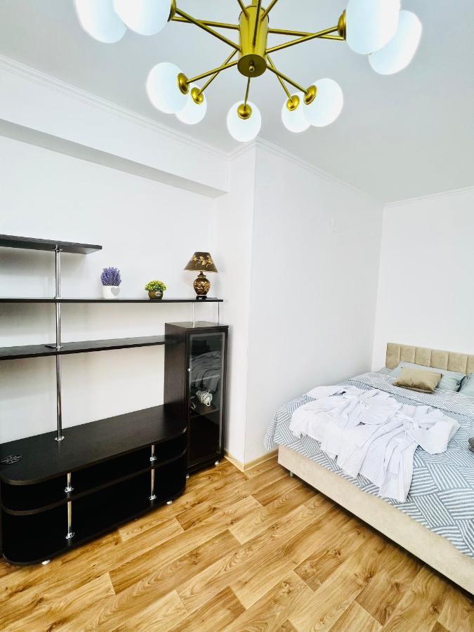 Evita Apartment Bisjkek Eksteriør billede